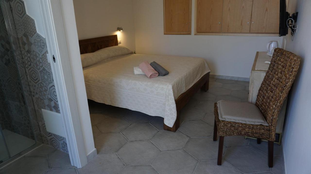 Li Petri Manni Bed & Breakfast Olbia Exterior photo